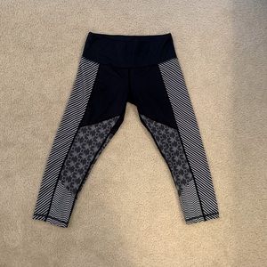 Orangetheory Fitness black & white Capri leggings